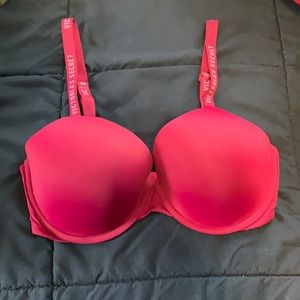 Victoria Secret t shirt push up bra